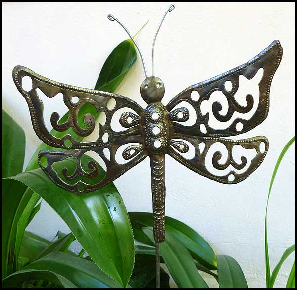 Bâton de plante en métal - poteau de jardin - art en métal tambour en acier haïtien - décor de jardin - libellule